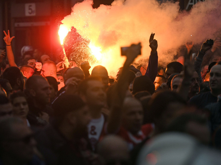 Противники и сторонники президента Сербии Вучича столкнулись в Белграде