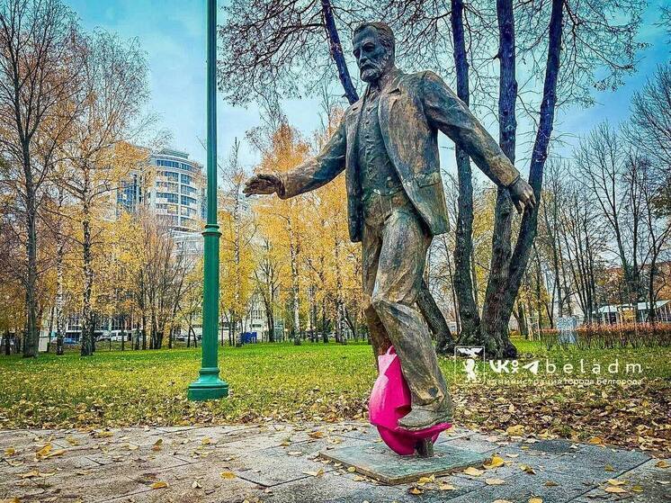 Бронзовый Шухов на моноколесе появился в Белгороде