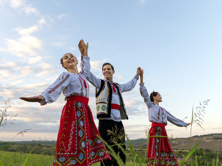 Смолян поздравляют с Днем народного единства