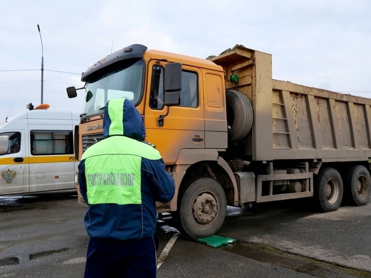 Ространснадзор выявил машины с перегрузом на Солотчинском мосту в Рязани