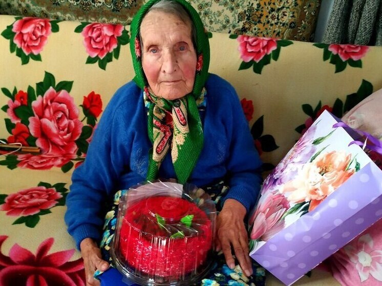 Ветеран из Токмакского округа отметила 94-й день рождения