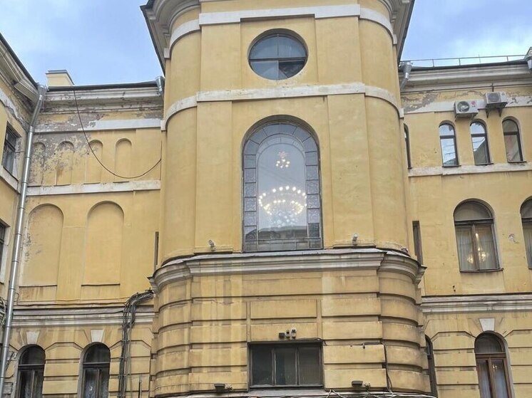 Фасад Дворца бракосочетания № 1 в Петербурге приведут в порядок