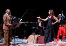 «Этот спектакль — «Затерянные птицы» — о любви, которая сильнее смерти,

о страсти, которая не знает возраста и границ