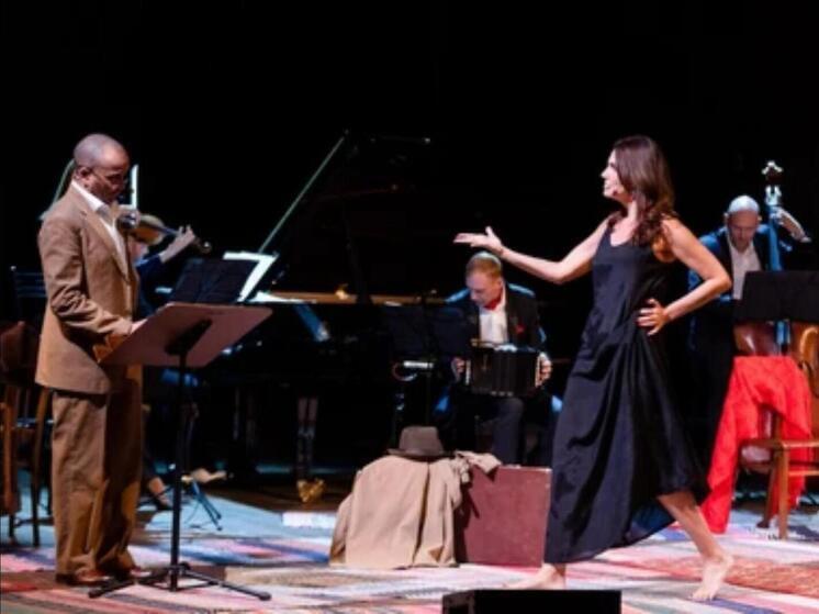 «Этот спектакль — «Затерянные птицы» — о любви, которая сильнее смерти,

о страсти, которая не знает возраста и границ