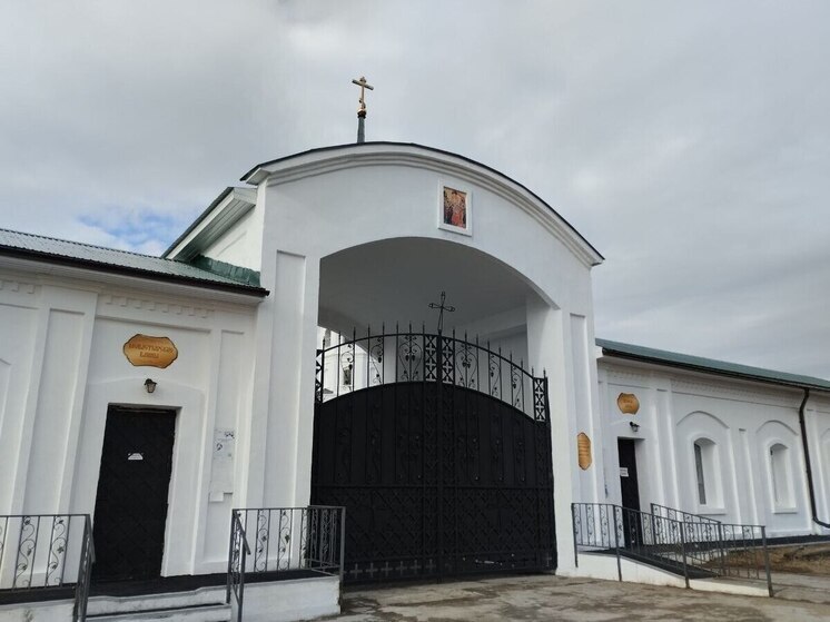 В Батуринском Сретенском монастыре в Бурятии прошло освящение обновленного предела