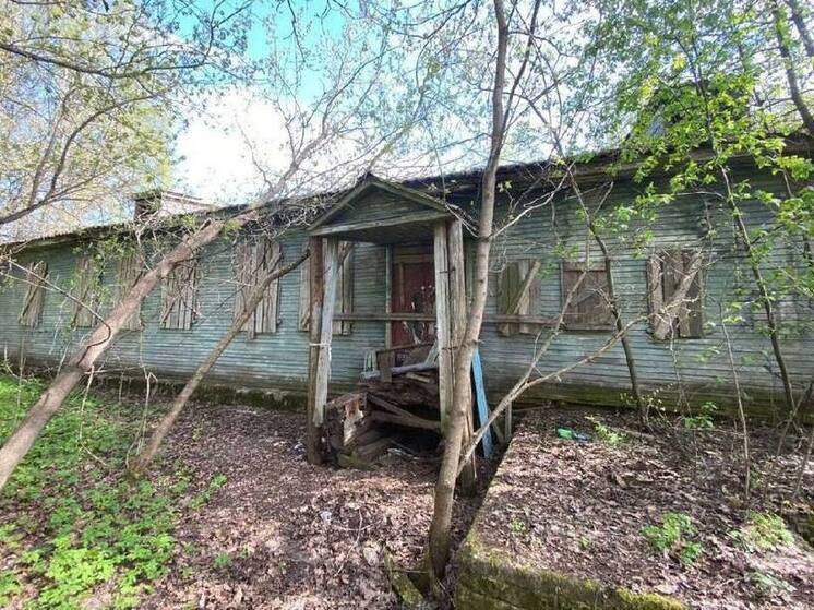 Бюджет Ленобласти пополнился: 17 заброшенных зданий и участок продали на торгах