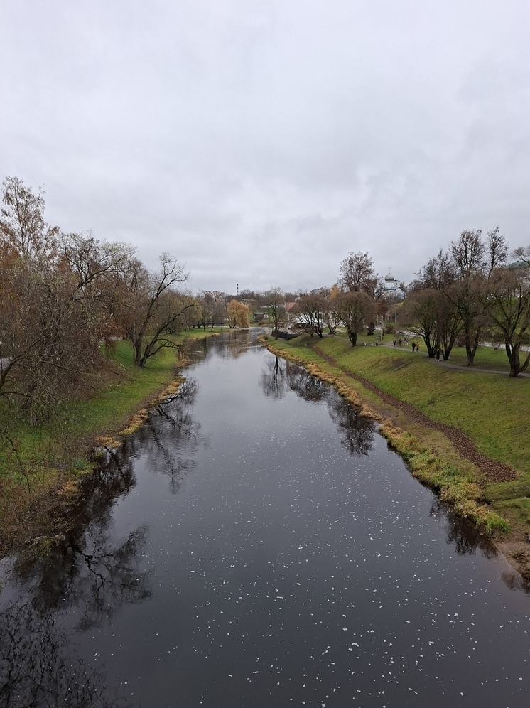 Переменная облачность и осадки ожидают жителей Псковской области 4 ноября