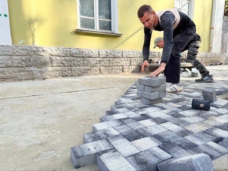 В центре Керчи продолжается благоустройство пешеходных зон