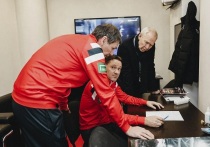 После поражения в Краснодаре в матче 14-го тура РПЛ от местной команды, в СМИ снова стали обсуждаться кандидатуры на пост главного тренера московского «Спартака». И снова звучат фамилии иностранных специалистов, хотя среди отечественных тренеров есть немало достойных кандидатур на этот пост.