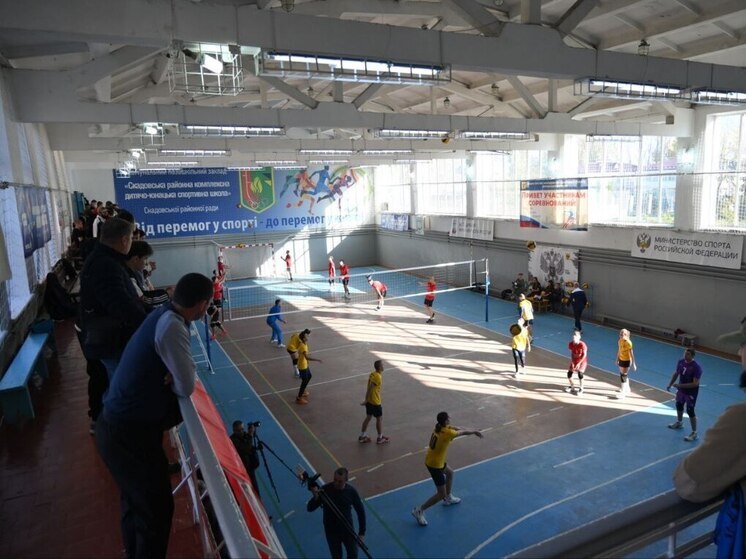 В Скадовске волейбольный турнир приурочили ко Дню народного единства