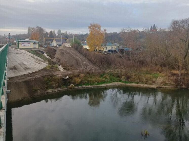 На страже дорог: началось укрепление опор моста через реку Ворона под Уварово