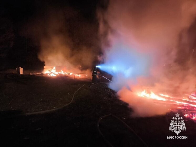 Орловские пожарные ликвидировали возгорание бани в поселке Бук