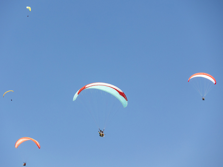 Российский парапланерист погиб в Турции при падении на скалы