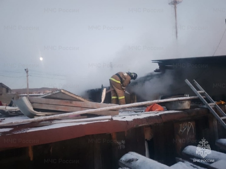 В Нижней Туре произошел пожар в гаражном комплексе