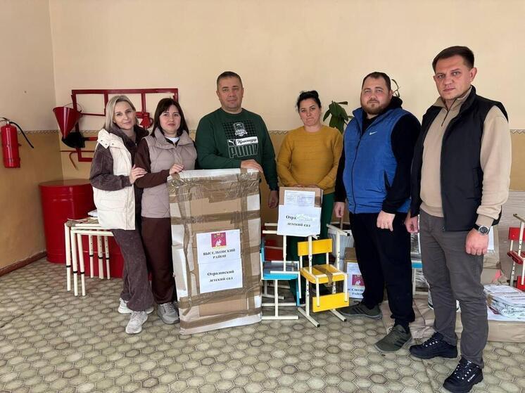 Детские сады Новотроицкого округа получили гуманитарную помощь из Выселковского района