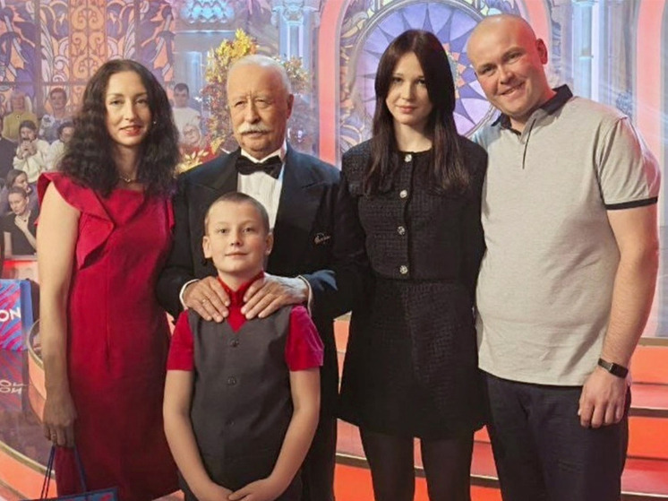 Семья Ребизовых из Рыбного побывала на «Поле чудес»