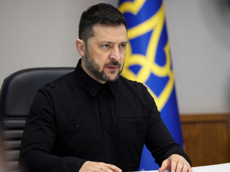 "Зеленский, довольно!": украинцы ополчились на нелегитимного президента, но ему всё равно