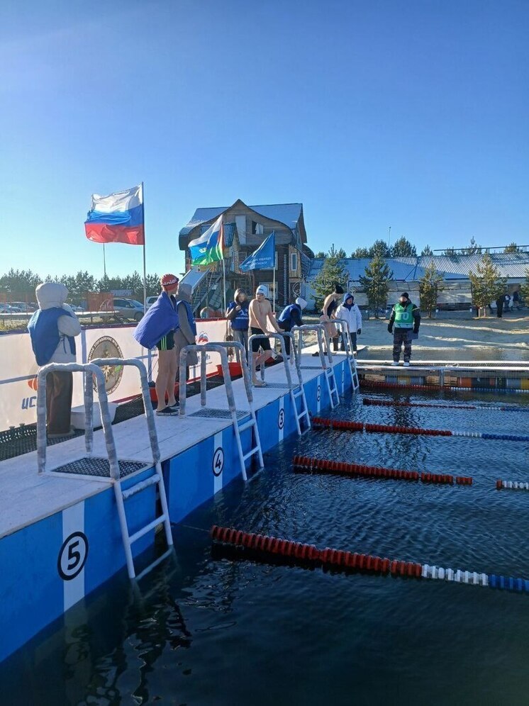 Региональный чемпионат по зимнему плаванию проходит в Тюмени