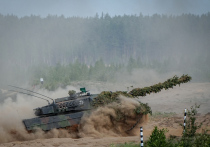 Бригадный генерал бундесвера Кристоф Хубер в интервью газете Die Welt (текст перевели ИноСМИ) рассказал о ходе создания 45-й немецкой танковой бригады «Литва». Командир штаба развертывания, находящийся в Вильнюсе уже год, подробно остановился на графиках переброски войск, стратегических задачах новой военной единицы, а также на уроках, которые бундесвер извлекает из войны на Украине, особенно в области противодействия дронам и необходимости технологического перевооружения.