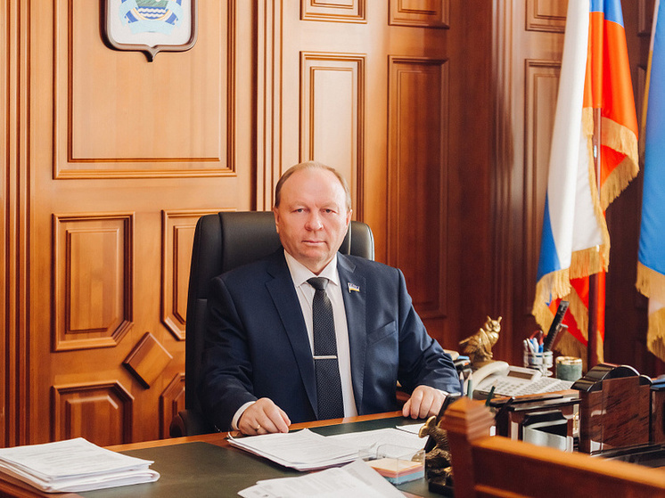 Председатель Народного Хурала поздравил жителей Бурятии с Днем народного единства