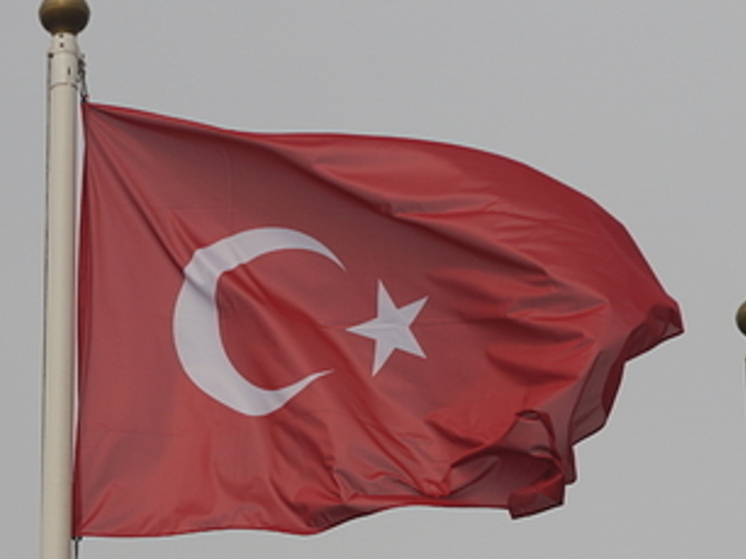 В Турции не собираются сокращать отношения с Россией из-за давления США