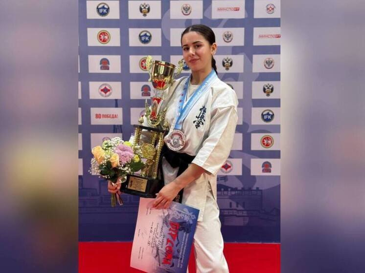 Елизавета Дерменжи из Ленска завоевала бронзовую медаль на Кубке мира по киокусинкай