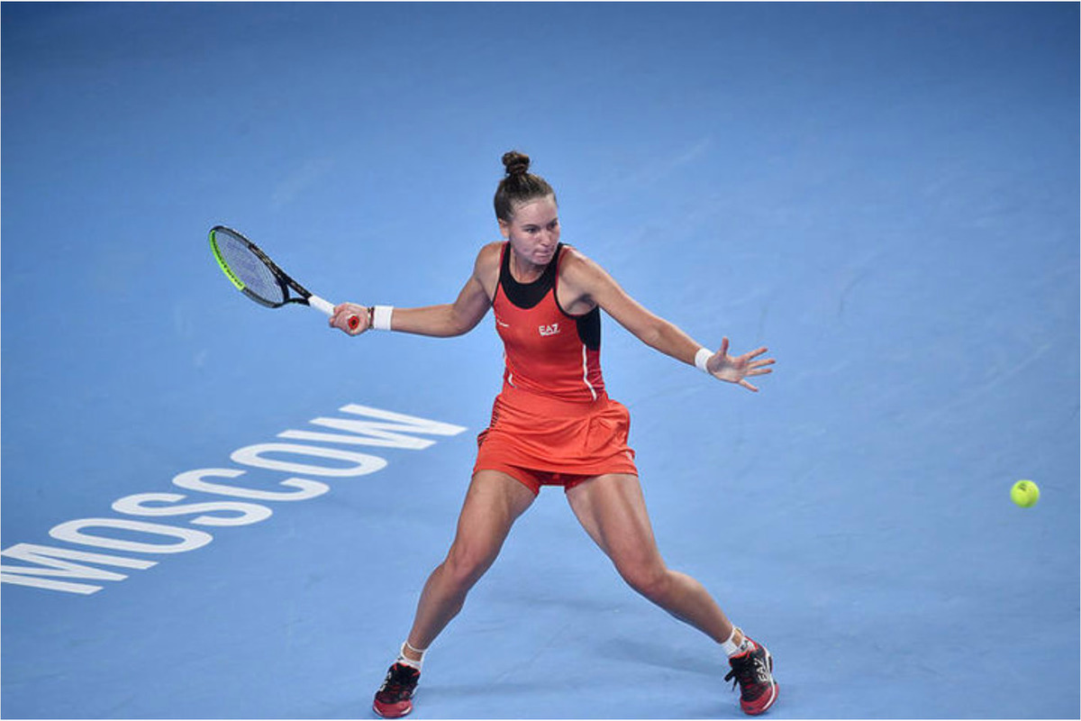 Кудерметова в паре с Мертенс одержала первую победу на итоговом турнире WTA