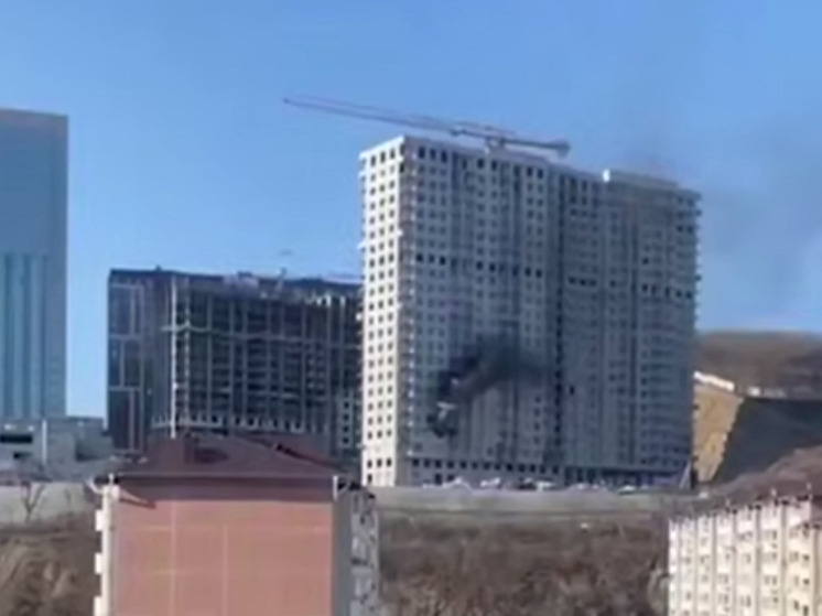 Серьезное возгорание произошло в недострое на Дальнем Востоке