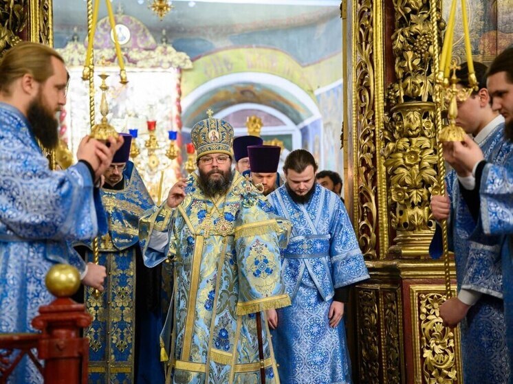 Всенощное бдение прошло в Свято-Троицком кафедральном соборе