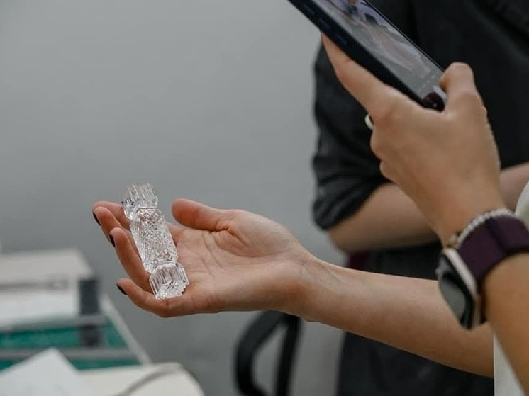 В Гусь-Хрустальном на заводе сделали стеклянные конфеты