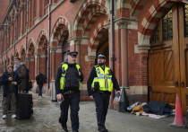 Полиция в Великобритании, расследующая массовую поножовщину в скоростном поезде в Кембриджшире, изучает еще четыре инцидента с поножовщиной, которые, как утверждается, произошли за несколько часов до того, как пассажиры в ужасе разбежались в субботу вечером