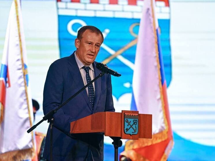 Губернатор Дрозденко поздравил ленинградцев с Днем народного единства