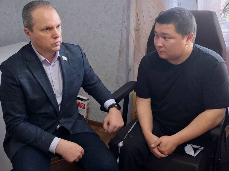 Благодарность Нацсоюза оленеводов вручил ветерану СВО депутат Заксобрания ЯНАО