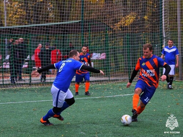 Спасатели новых регионов объединились на футбольном поле в Мелитополе
