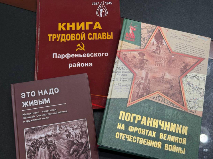 Губернатор Сергей Ситников пополнил книжный фонд передвижной библиотеки