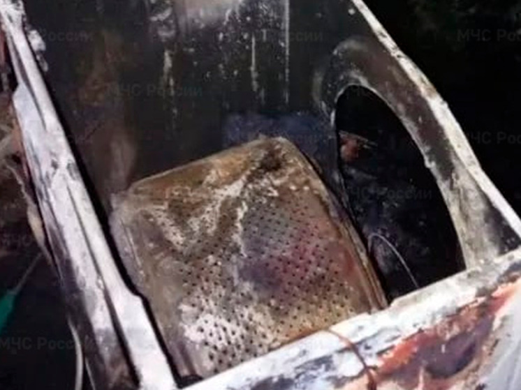 В Брянске произошел пожар в квартире: эвакуировали 15 жильцов