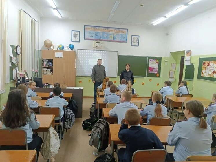 В Биробиджане полицейские обучают молодежь распознавать киберугрозы и экстремизм