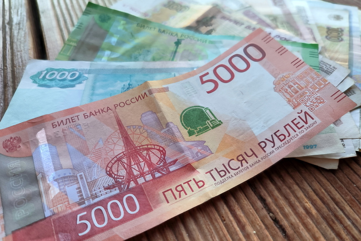 В России увеличилось число регионов с зарплатами свыше 100 тысяч