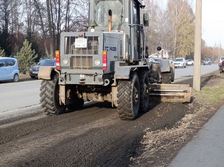 В Кемерове на уборку городских магистралей вышли 49 единиц техники и 109 рабочих