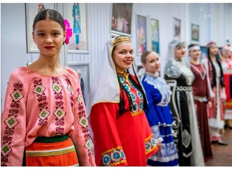 Мэр Смоленска Александр Новиков поздравил жителей города с Днём народного единства