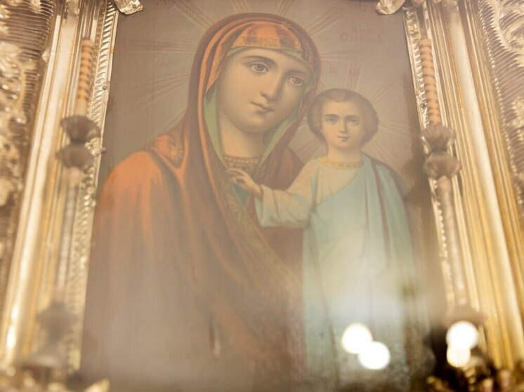 Аксёнов поздравил крымчан с праздником Казанской иконы Божией Матери