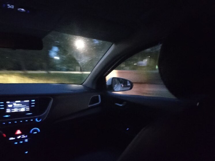 Таксист домогался до 21-летней петербурженки и высадил у метро «Девяткино»