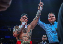 Блогер сообщил об отмене поединка с американским боксером.