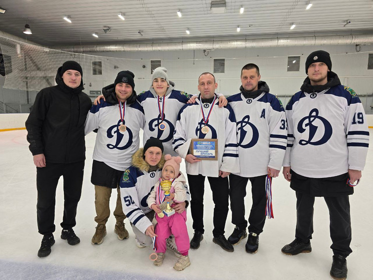 Команда из ЕАО завоевала «бронзу» в первенстве по хоккею с мячом