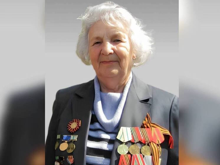 В Сосновом Бору 100-летний юбилей отметила ветеран Зоя Ермошина
