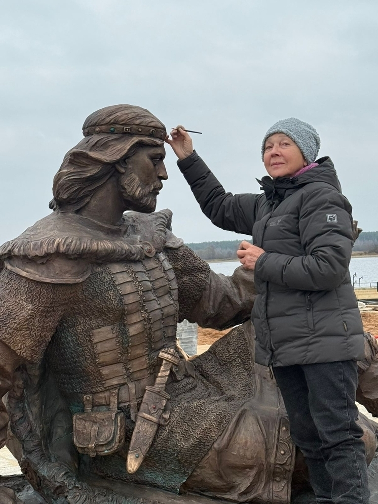 В Мышкине установили памятник мыши с князем