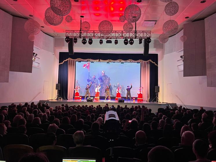 День народного единства отметили в Доме офицеров в Пскове