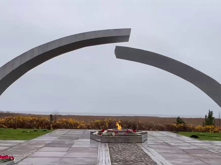 У мемориала «Разорванное кольцо» прошла акция памяти в год 35-летия МЧС России