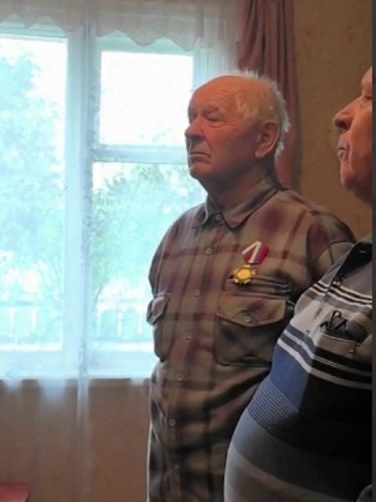 Жителя Калмыкии поздравили с 90-летним юбилеем