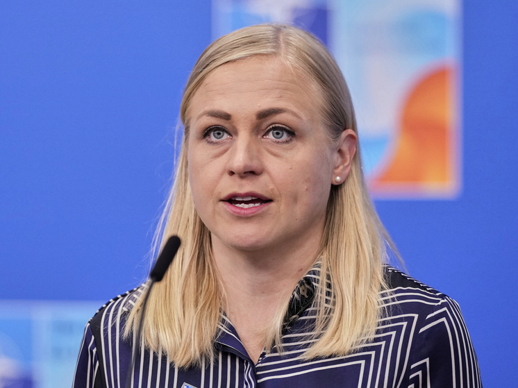 За последние сто с лишним лет мы все вроде бы убедились, что «каждая кухарка» не может управлять государством